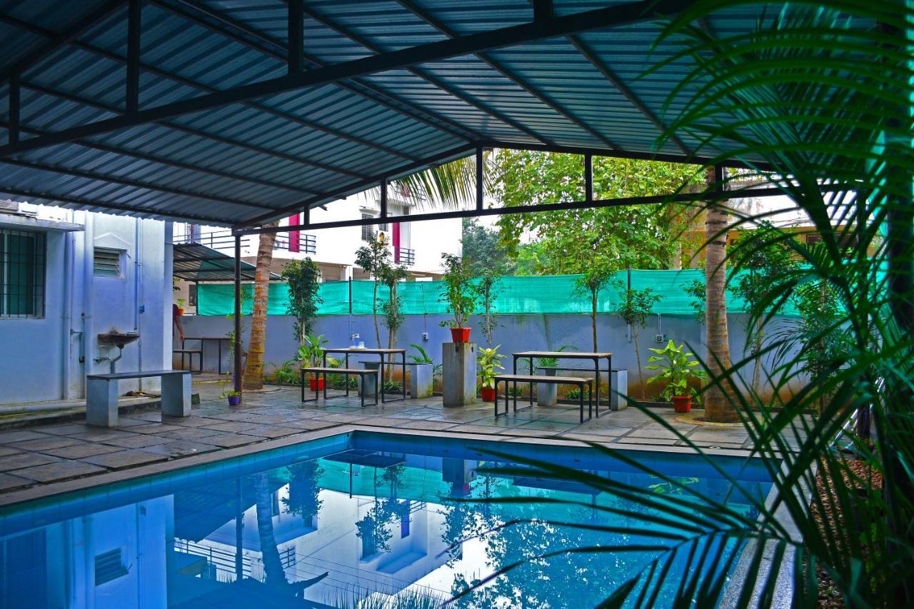 Hotel The Club House- Swimming Pool That'S Better Than The Beach Pondicherry Exterior foto