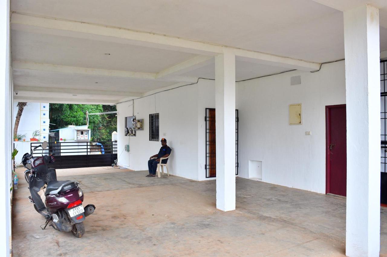 Hotel The Club House- Swimming Pool That'S Better Than The Beach Pondicherry Exterior foto