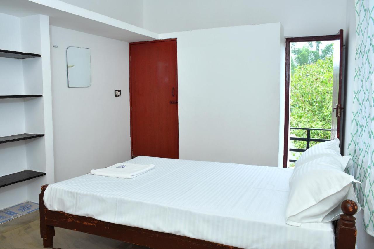 Hotel The Club House- Swimming Pool That'S Better Than The Beach Pondicherry Exterior foto