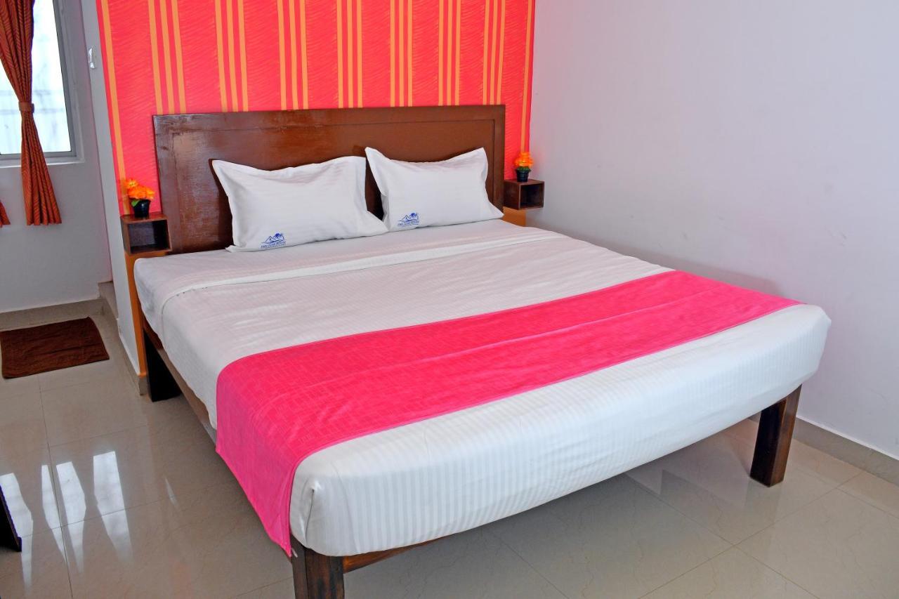 Hotel The Club House- Swimming Pool That'S Better Than The Beach Pondicherry Exterior foto