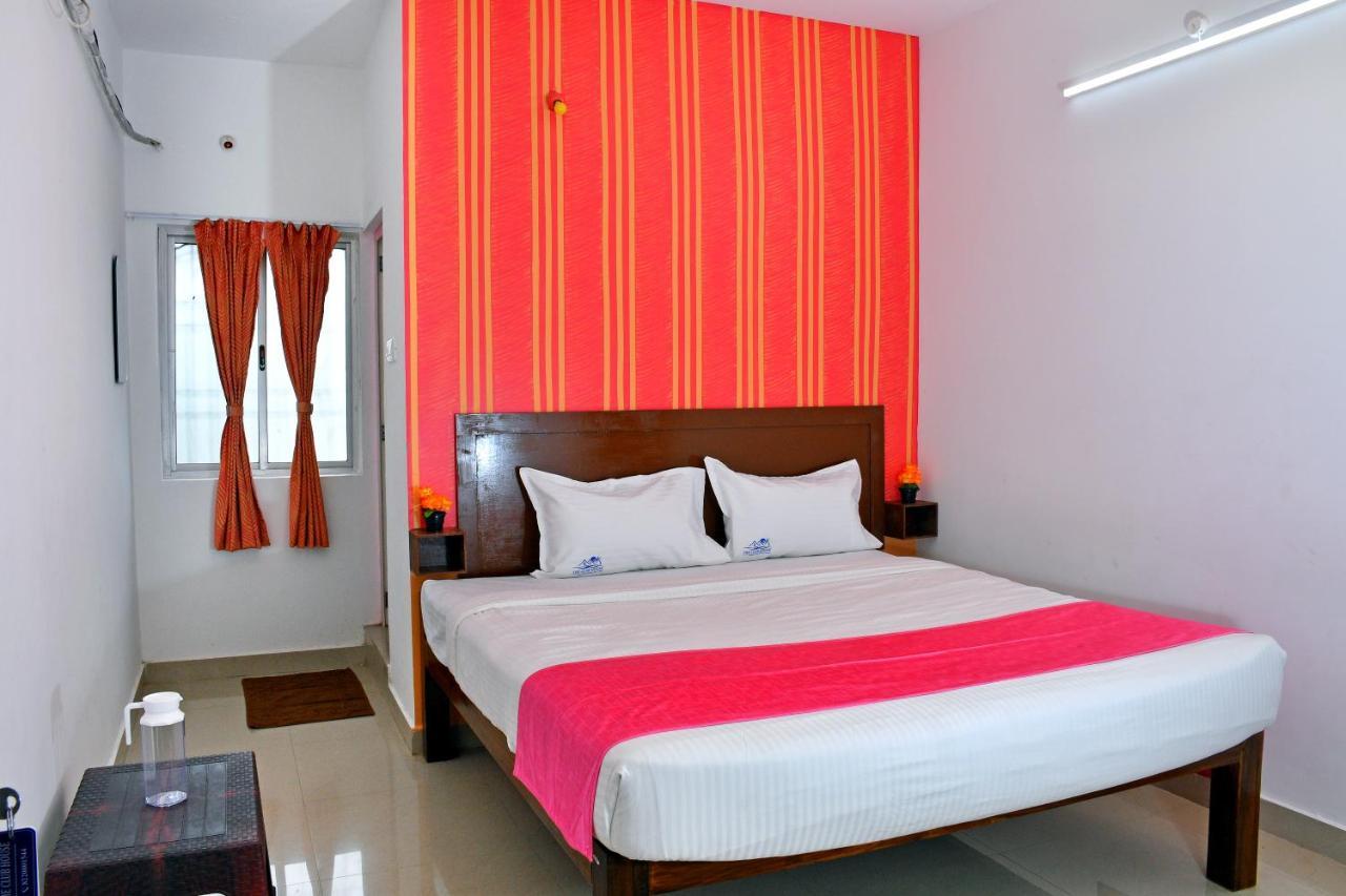 Hotel The Club House- Swimming Pool That'S Better Than The Beach Pondicherry Exterior foto