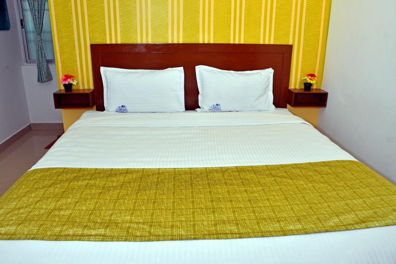 Hotel The Club House- Swimming Pool That'S Better Than The Beach Pondicherry Exterior foto