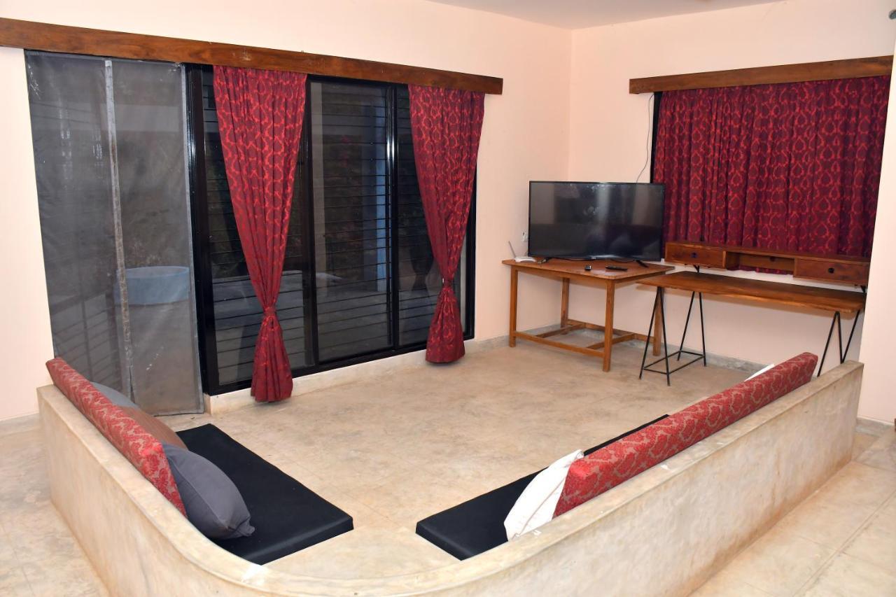 Hotel The Club House- Swimming Pool That'S Better Than The Beach Pondicherry Exterior foto
